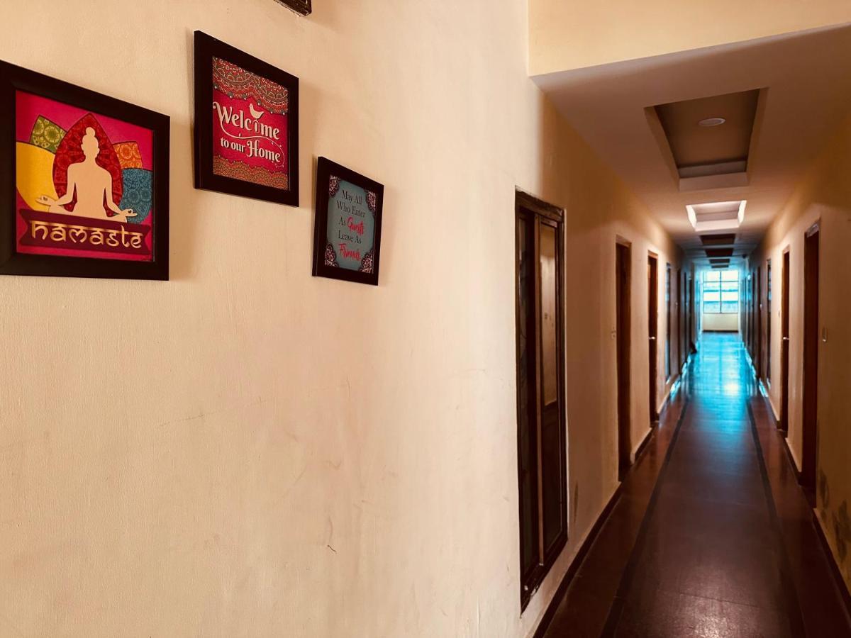 Hotel Grand Kalinga - Near Volvo Bus Stand Manali Екстер'єр фото