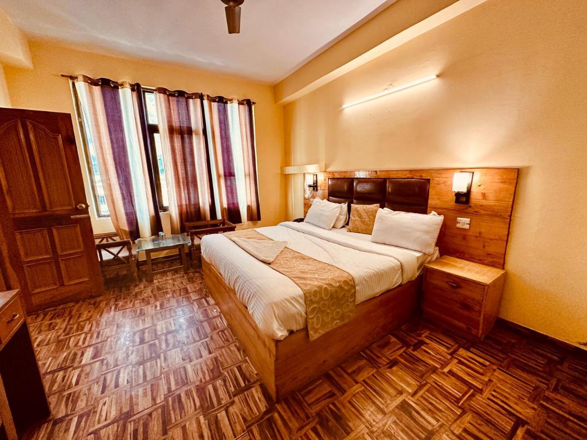 Hotel Grand Kalinga - Near Volvo Bus Stand Manali Екстер'єр фото