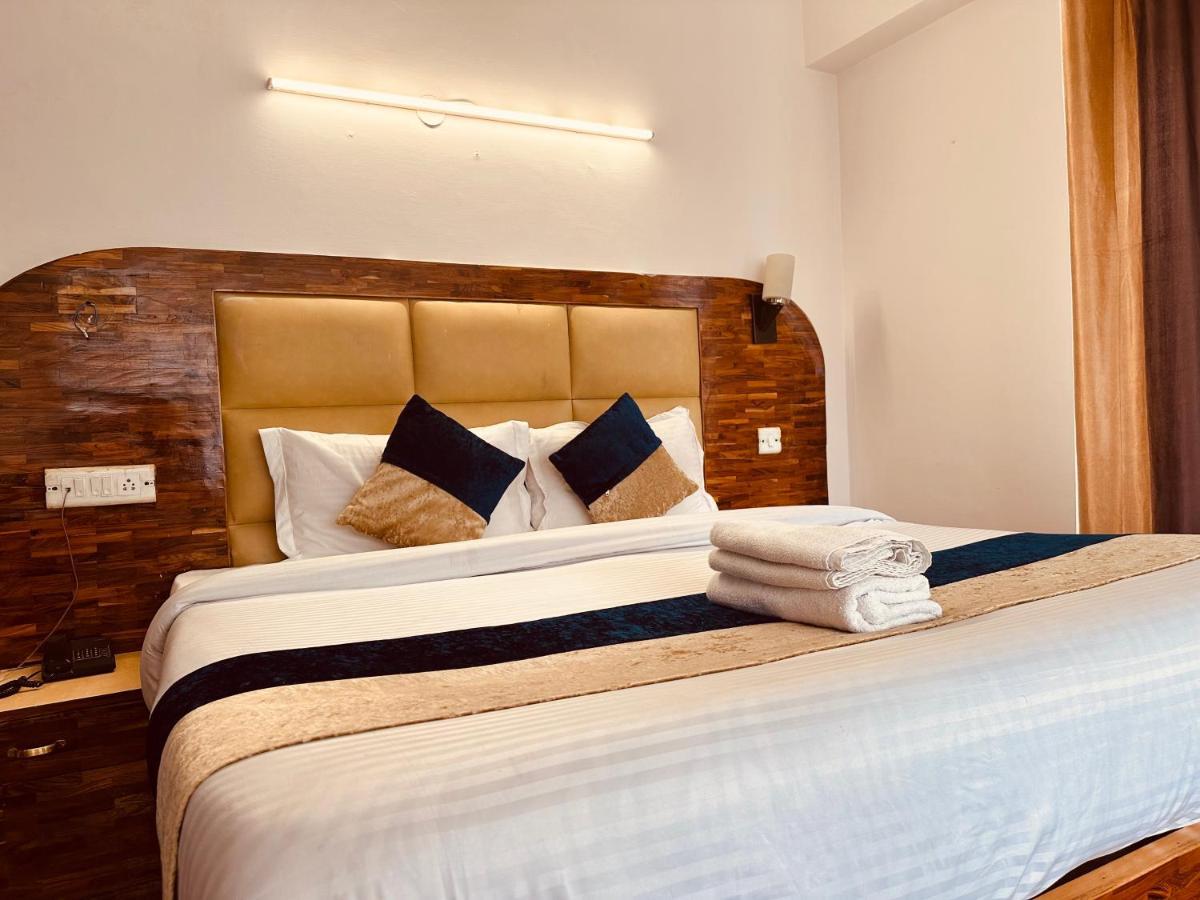 Hotel Grand Kalinga - Near Volvo Bus Stand Manali Екстер'єр фото